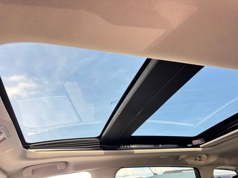 Used 2024 Nissan Murano SL FWD image 11