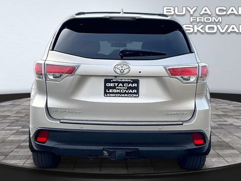Used 2015 Toyota Highlander Limited AWD/4WD image 4