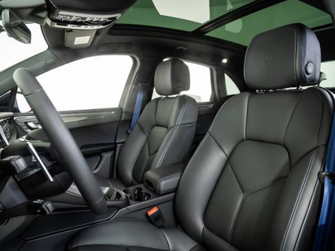 New 2026 Porsche Macan GTS AWD/4WD image 5