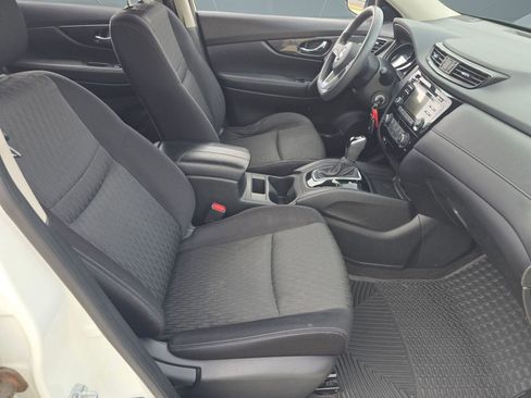 Used 2017 Nissan Rogue S w/ Appearance Package image 28