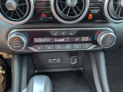 Used 2022 Nissan Sentra SR w/ SR Premium Package FWD image 22