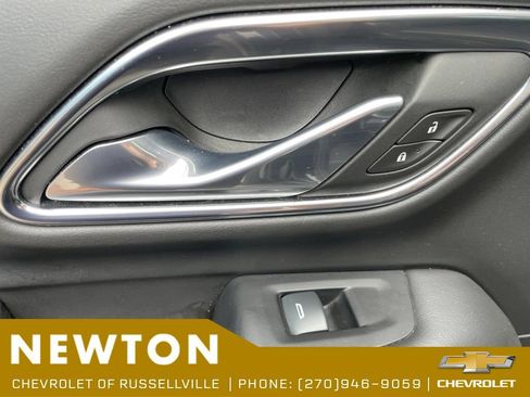 Used 2024 GMC Yukon SLT RWD image 39
