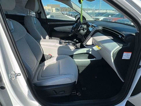 Certified 2024 Hyundai Tucson Limited AWD/4WD image 10