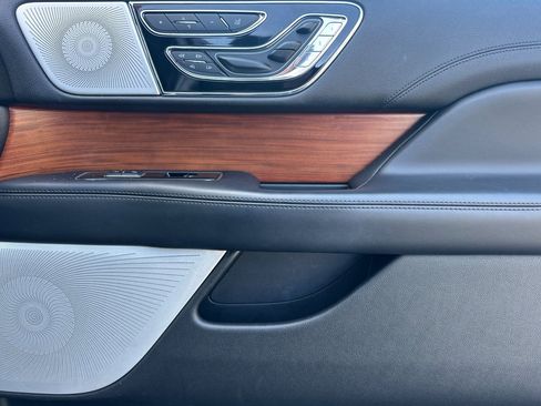 Used 2019 Lincoln Navigator L Reserve image 19