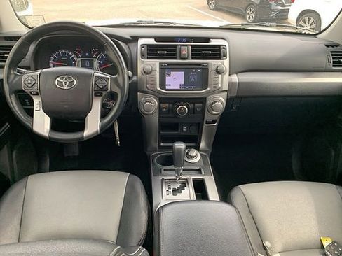 Used 2018 Toyota 4Runner SR5 Premium AWD/4WD image 36