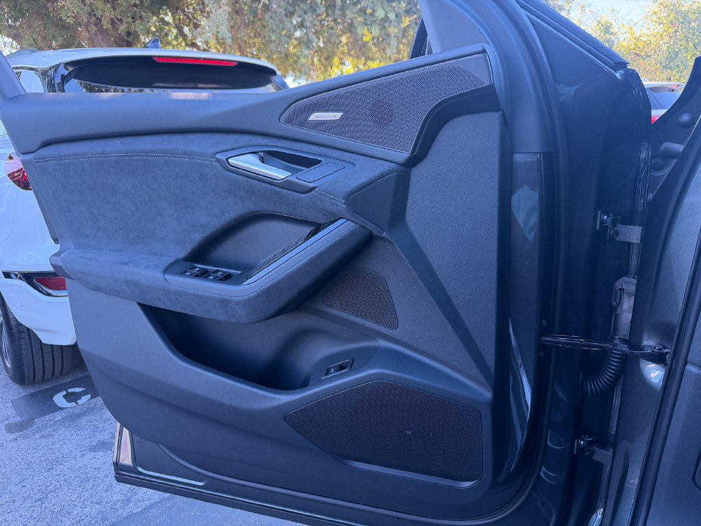 New 2027 Audi SQ6 e-tron Premium Plus AWD/4WD image 11