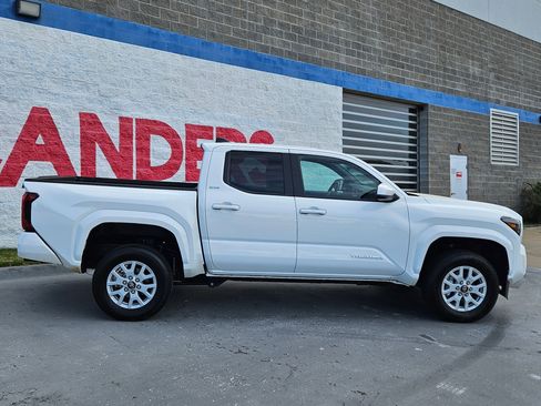 Used 2024 Toyota Tacoma SR5 image 8