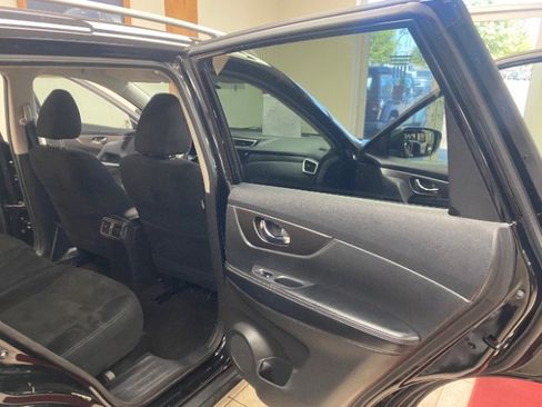 Used 2014 Nissan Rogue SV w/ SV Family Package AWD/4WD image 7
