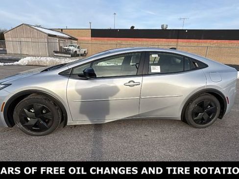 New 2026 Toyota Prius LE image 2