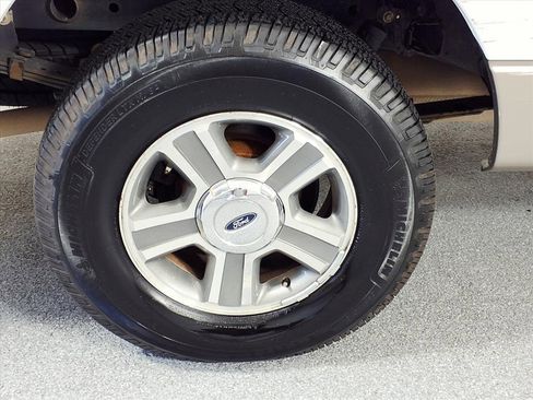 Used 2005 Ford F150 XLT image 12
