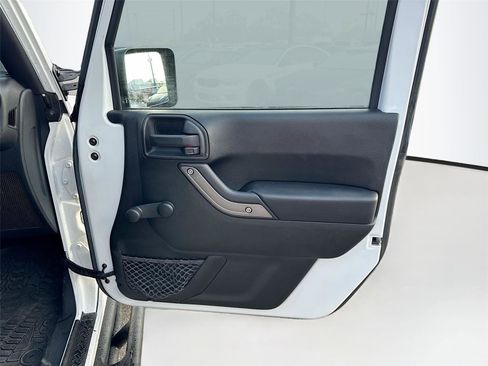 Used 2017 Jeep Wrangler Sport image 9