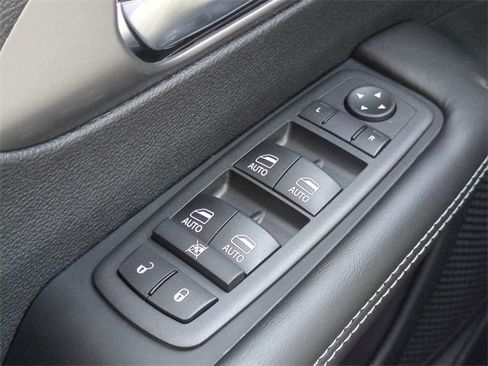 New 2026 Chrysler Pacifica Select image 23