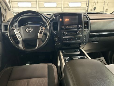 Used 2023 Nissan Titan SV w/ SV Convenience Package AWD/4WD image 4