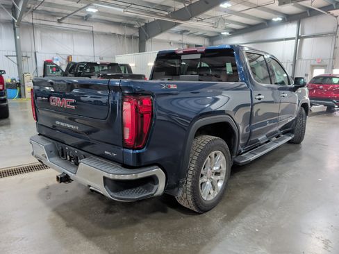 Used 2022 GMC Sierra 1500 SLT w/ SLT Premium Package AWD/4WD image 3