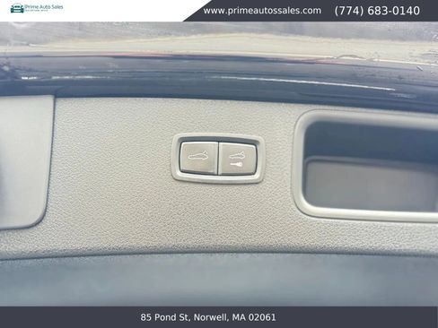 Used 2018 Porsche Macan Turbo AWD/4WD image 39