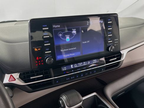 Certified 2022 Toyota Sienna XLE FWD image 15