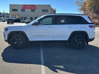 Used 2024 Jeep Grand Cherokee Altitude video 5