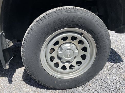 Used 2024 Chevrolet Colorado W/T image 7