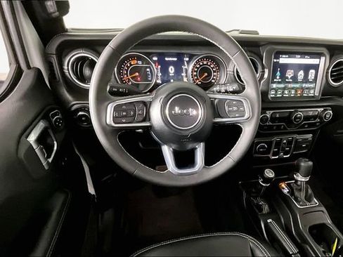 Used 2023 Jeep Wrangler Sahara image 8