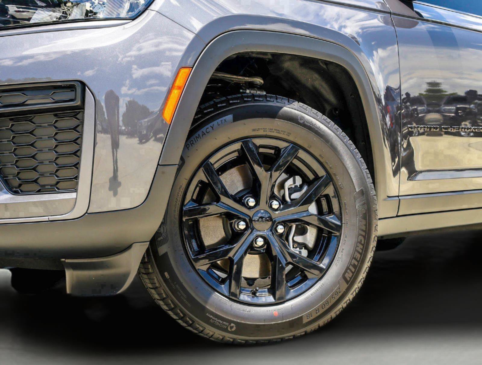 Used 2026 Jeep Grand Cherokee L 2WD image 2
