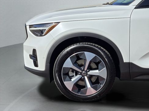 New 2026 Volvo XC40 B5 Plus w/ Protection Package Premier AWD/4WD image 29