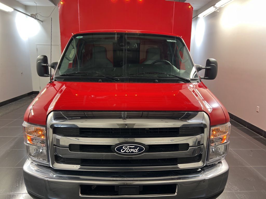 New 2026 Ford E-350 and Econoline 350 Super Duty w/ Power Equipment Group RWD image 2