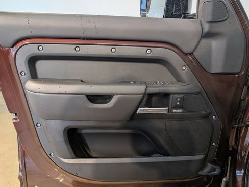 New 2026 Land Rover Defender 130 X-Dynamic SE image 8