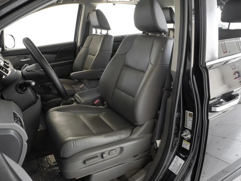 Used 2017 Honda Odyssey EX-L image 3