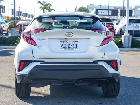 Used 2018 Toyota C-HR XLE image 6