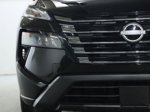 Certified 2026 Nissan Rogue SV image 7