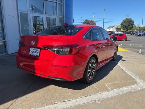 Used 2022 Honda Civic EX image 6