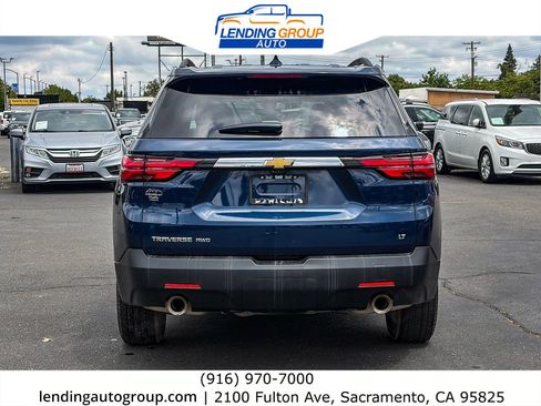 Used 2023 Chevrolet Traverse LT w/ Rear Camera Mirror Package AWD/4WD image 3