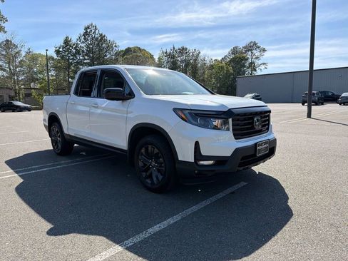 Certified 2023 Honda Ridgeline Sport image 4