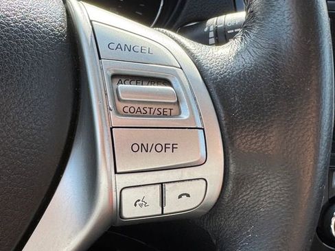 Used 2016 Nissan Rogue SL w/ SL Premium Package image 19