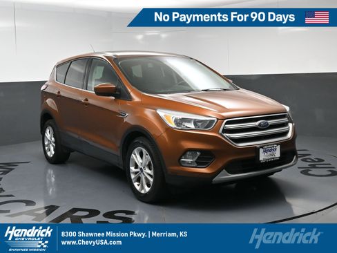 Used 2017 Ford Escape SE FWD image 1