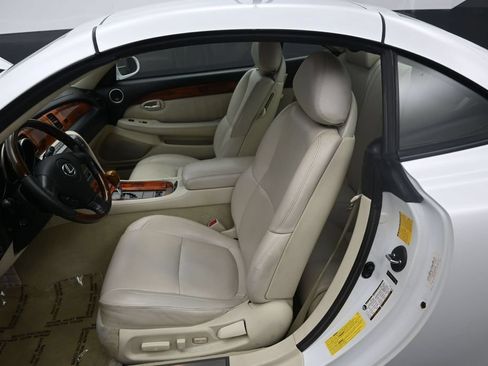 Used 2007 Lexus SC 430 Convertible w/ Preferred Accessory Pkg RWD image 16