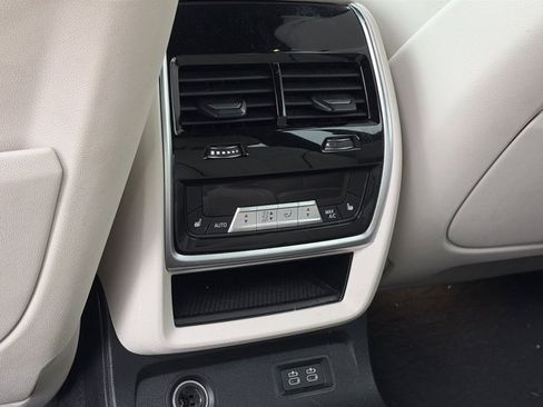 Used 2020 BMW X7 xDrive40i w/ M Sport Package image 19