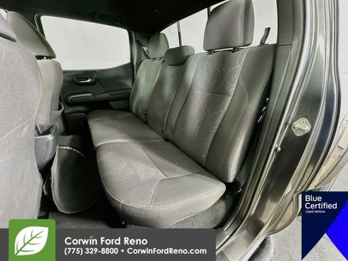 Used 2017 Toyota Tacoma TRD Sport AWD/4WD image 30
