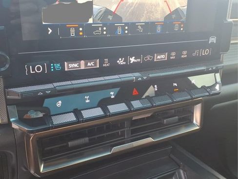 Used 2024 GMC Hummer EV 3X w/ Extreme Off-Road Package AWD/4WD image 8
