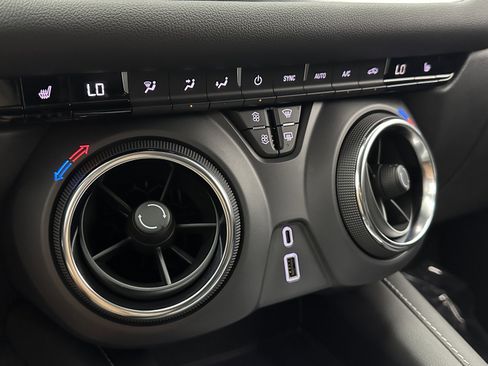 Used 2025 Chevrolet Blazer LT image 15