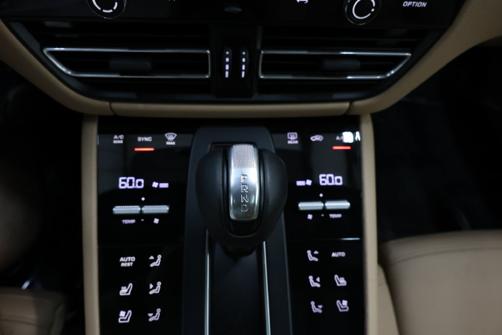 Used 2025 Porsche Macan S AWD/4WD image 73