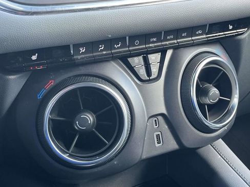 Used 2022 Chevrolet Blazer LT image 31