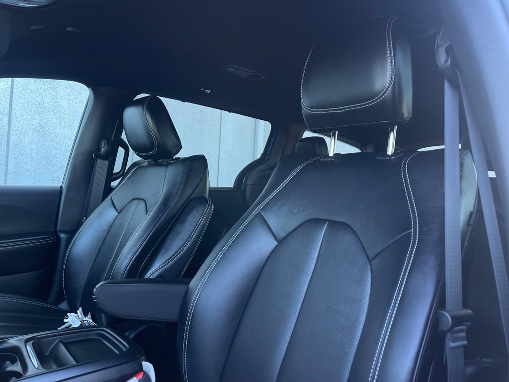 New 2027 Chrysler Pacifica Select FWD image 10