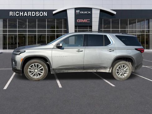 Used 2023 Chevrolet Traverse LT FWD image 9