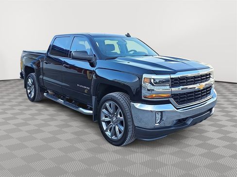 Used 2018 Chevrolet Silverado 1500 LT w/ All Star Edition image 3