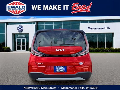 Used 2024 Kia Soul LX w/ Option Group 015 FWD image 5