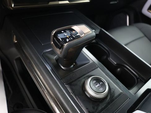 Used 2024 GMC Hummer EV 2X image 12