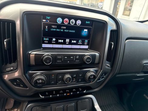 Used 2018 Chevrolet Silverado 1500 LTZ Z71 w/ Centennial Edition AWD/4WD image 29