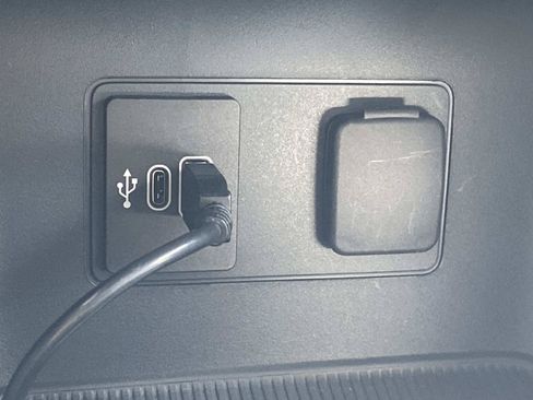 Used 2026 Ford Explorer Active RWD image 32