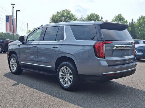 Used 2022 GMC Yukon SLT w/ SLT Premium Package image 4